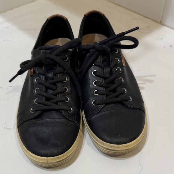 Ecco Shoes - Ecco Women's Black Sneakers size: 9